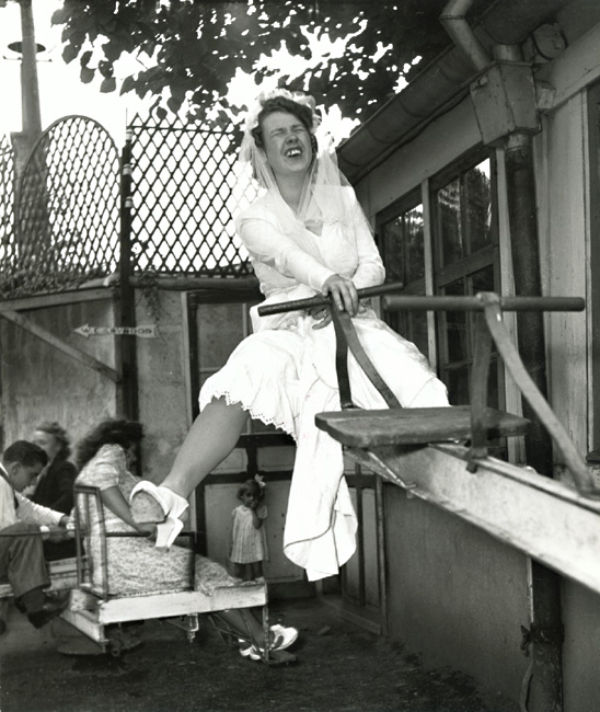 Robert Doisneau - Chez Gegene, Quai de Polangis, Joinville-le-Pont (La Mariée)