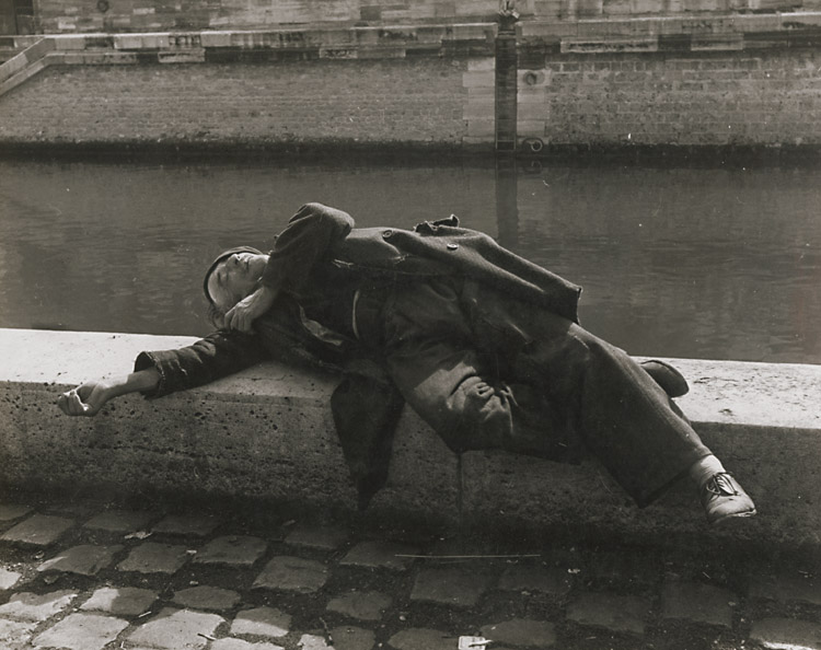 Izis (Israel Bidermanas) - Clochard by the Seine Izis (Israel Bidermanas) - Clochard by the Seine