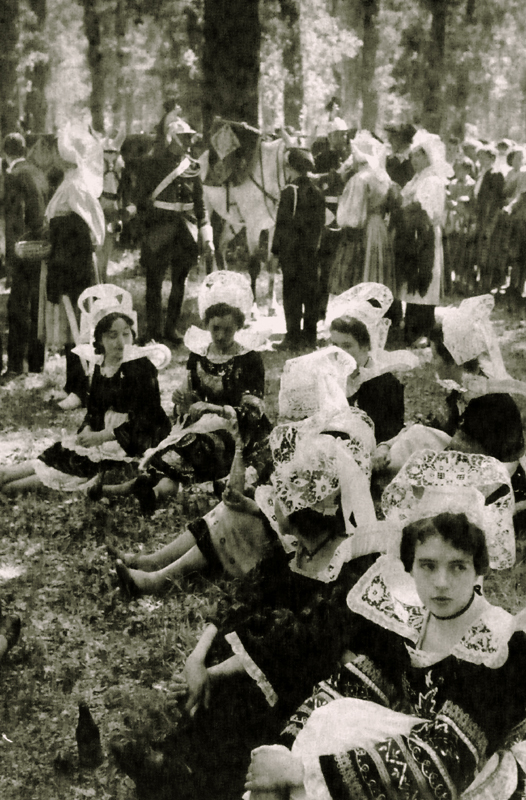Women in Traditional Dress of Brittany (Bretagne)