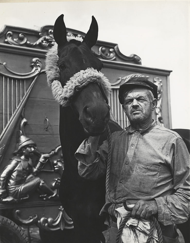 Kenneth Heilbron - "Starless Night" and groom, Ringling Bros. Circus, Chicago Kenneth Heilbron - "Starless Night" and groom, Ringling Bros. Circus, Chicago