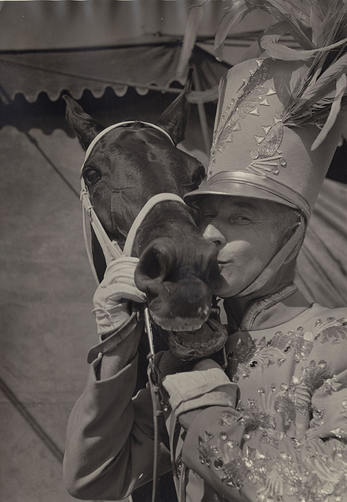 Kenneth Heilbron - Horse, "Starless Night" and rider/owner, Commander William Heyer, Ringling Bros. and Barnum & Bailey Circus, Chicago Kenneth Heilbron - Horse, "Starless Night" and rider/owner, Commander William Heyer, Ringling Bros. and Barnum & Bailey Circus, Chicago