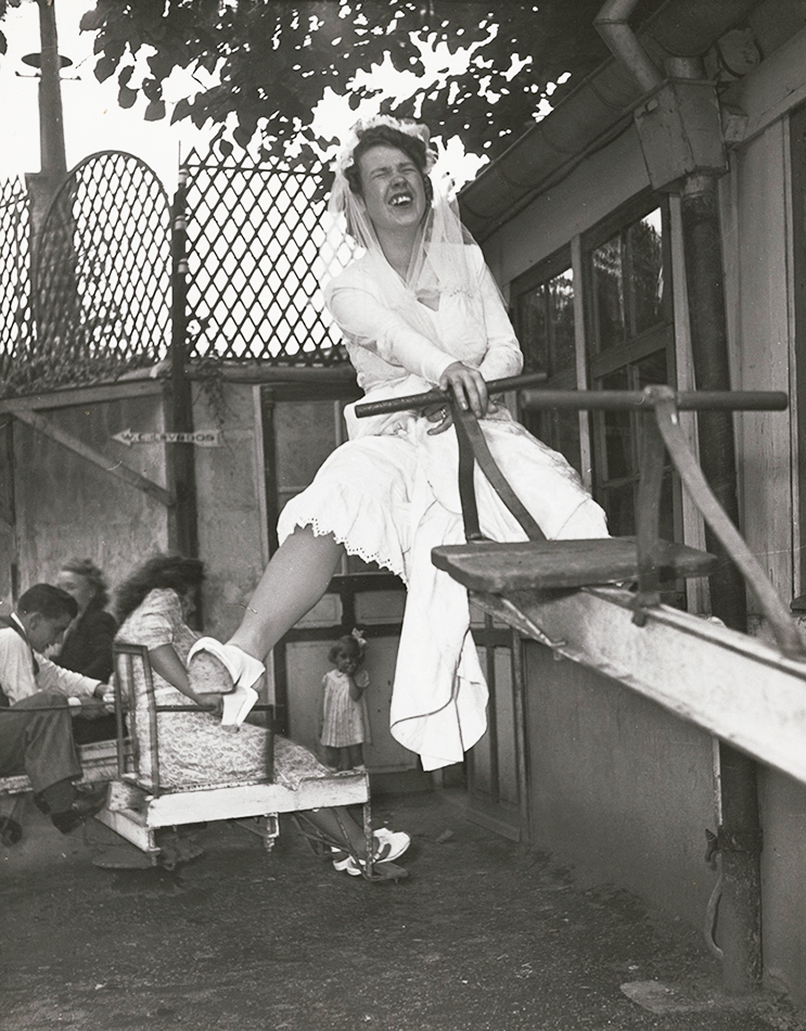 Robert Doisneau - Chez Gegene, Quai de Polangis, Joinville-le-Pont (La Mariée)