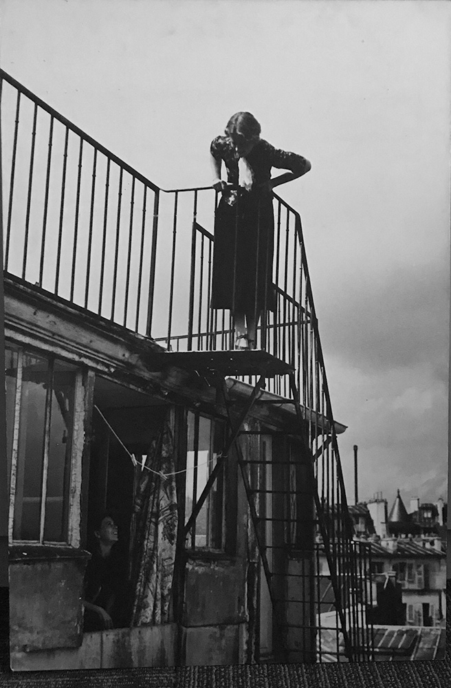 André Kertész - A Visit in Montparnasse, Paris André Kertész - A Visit in Montparnasse, Paris