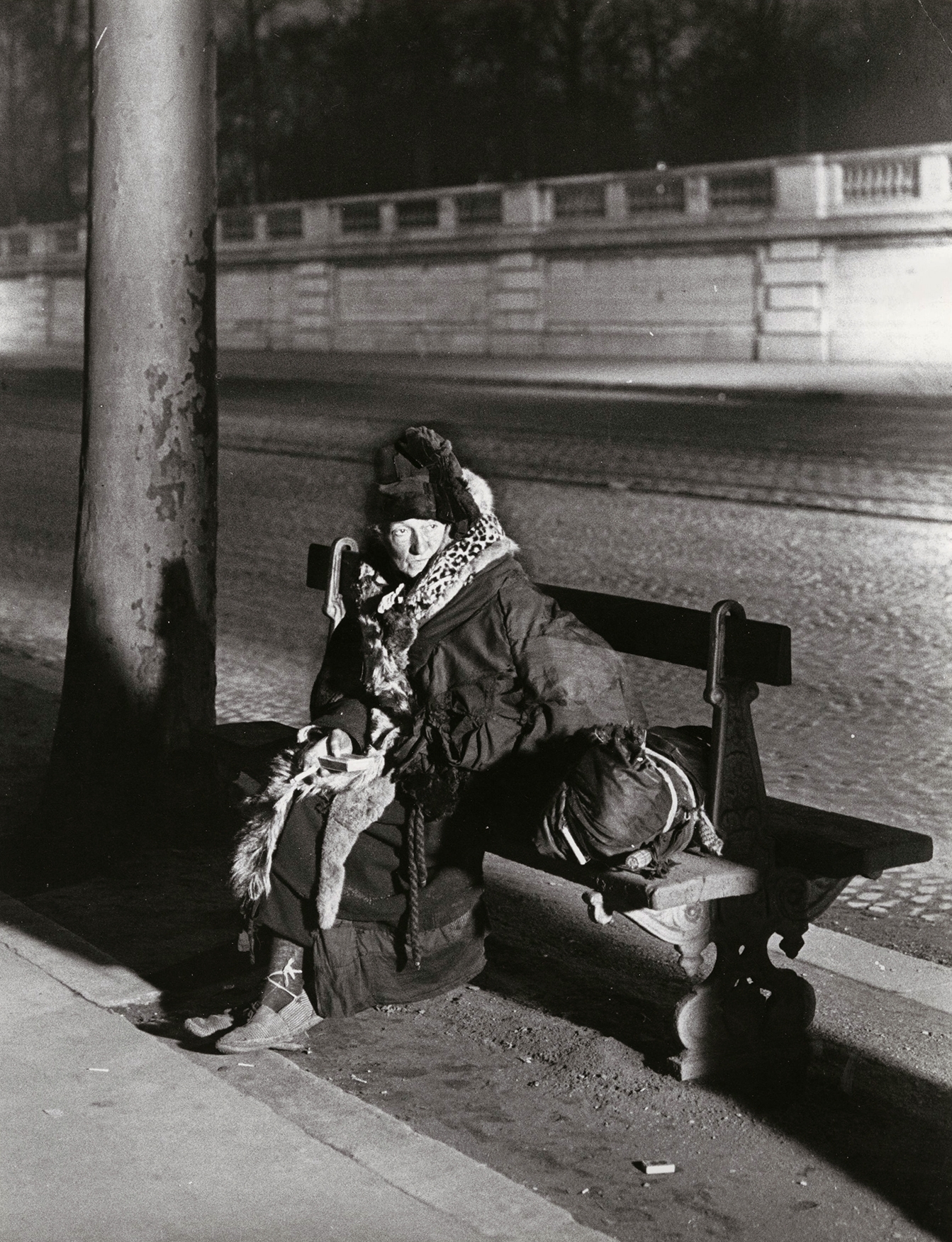 Brassai (Gyula Halasz) - Clocharde, Quai des Tuileries, Paris Brassai (Gyula Halasz) - Clocharde, Quai des Tuileries, Paris