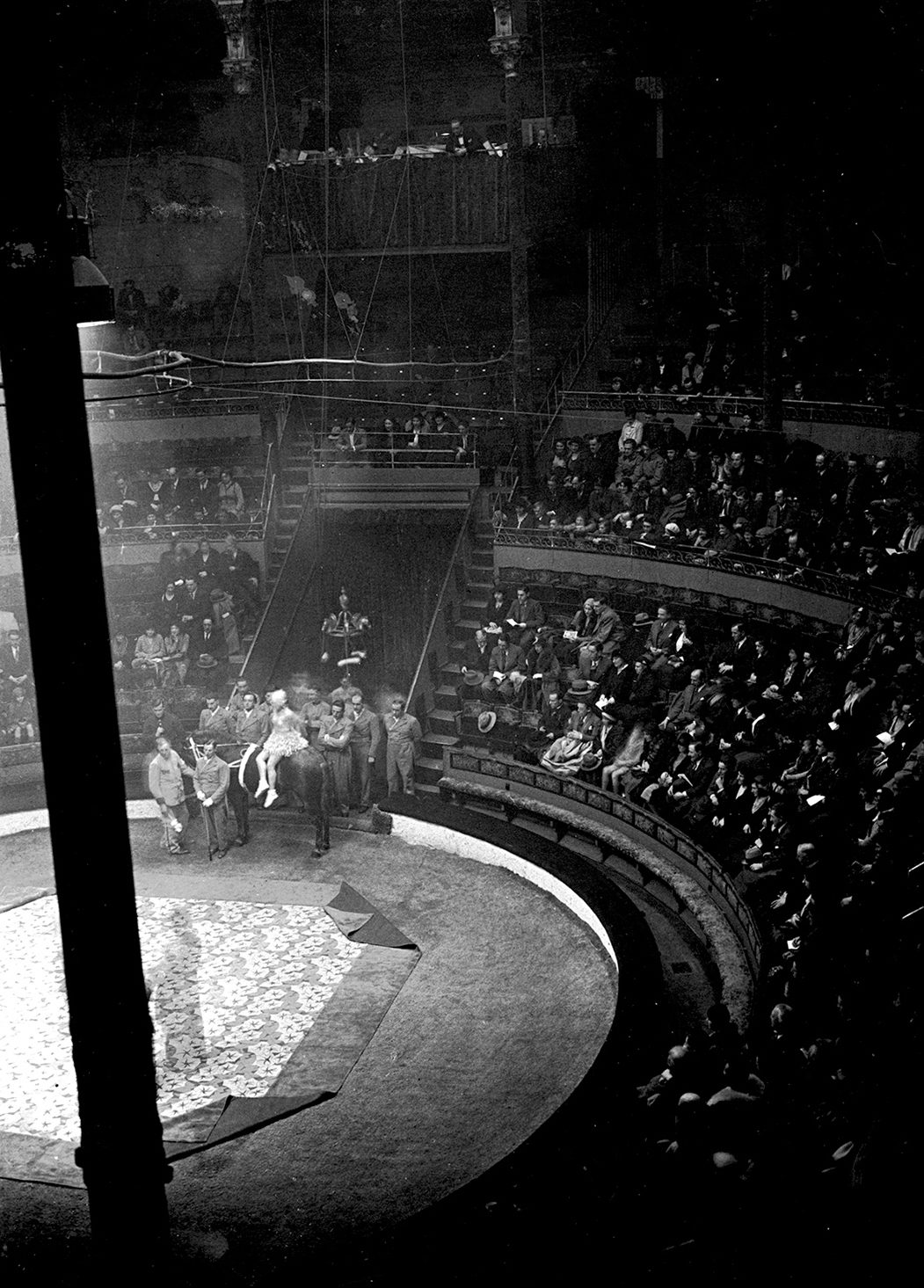 Brassai (Gyula Halasz) - Au Cirque Medrano, Paris Brassai (Gyula Halasz) - Au Cirque Medrano, Paris