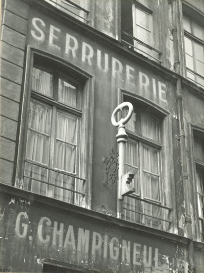 Maurice Georges Chanu - L'Enseigne, Paris (The Sign) Maurice Georges Chanu - L'Enseigne, Paris (The Sign)