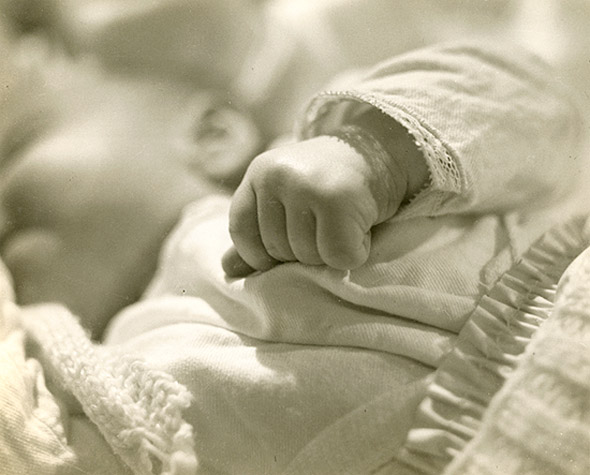 Geza Vandor - Baby Sleeping Geza Vandor - Baby Sleeping