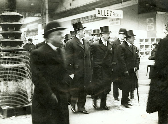 Geza Vandor - Men in Top Hats and Bowlers Geza Vandor - Men in Top Hats and Bowlers