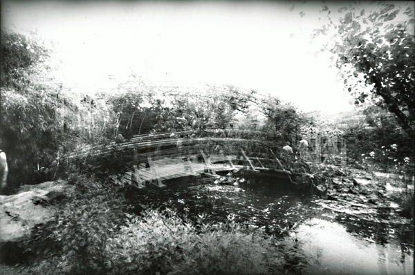 Christophe (Krzysztof) Pruszkowski - La Solitude du Coureur de Fond sur le Pont de Giverny Christophe (Krzysztof) Pruszkowski - La Solitude du Coureur de Fond sur le Pont de Giverny